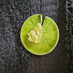 Vintage Hagen-Renaker Waterlily, retired, 1970s